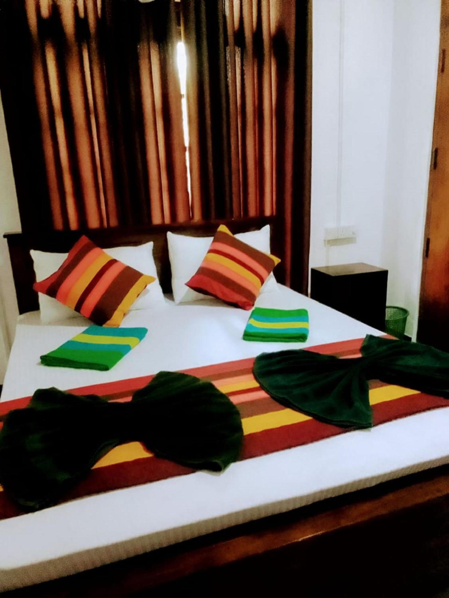 Sanu Home Stay Сигирия Экстерьер фото